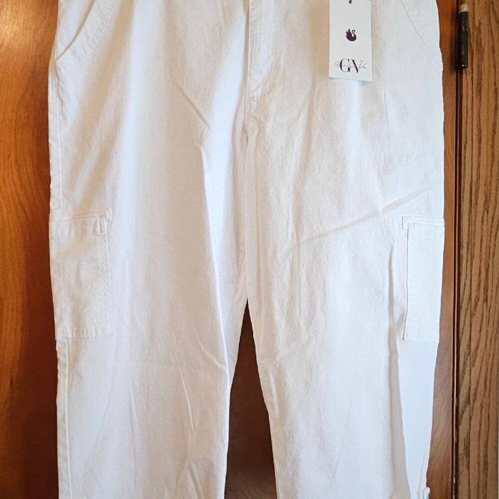 GV Gloria Vanderbilt Cargo Capri Vintage White 18 Average NWT